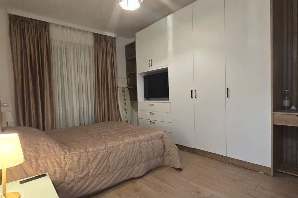 Shtepi me qera Apartament ne Tirane, 2+1, Mobilimi E mobiluar, Pagesa 65,000  Leke.