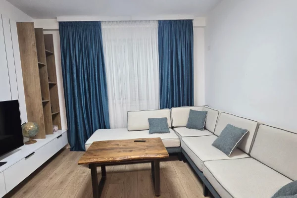 Shtepi me qera Apartament ne Tirane, 2+1, Mobilimi E mobiluar, Pagesa 65,000  Leke.