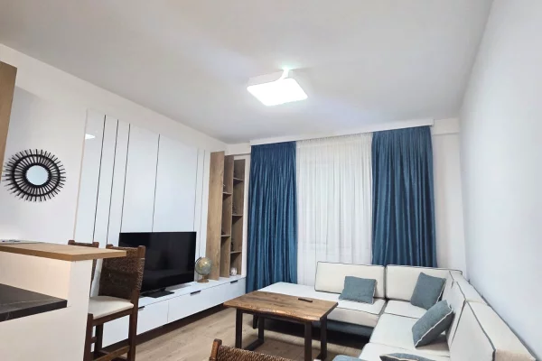 Shtepi me qera 2+1 ne Tirane - 65,000 Leke