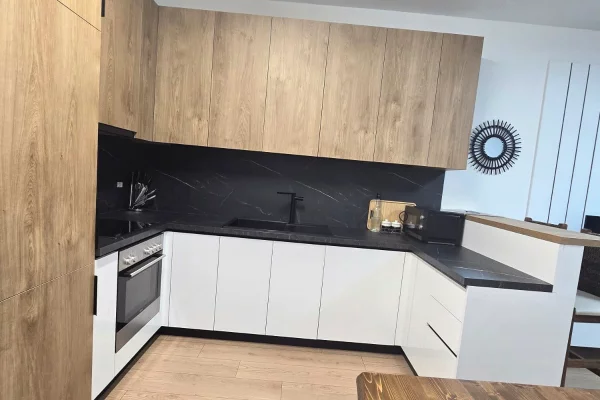 Shtepi me qera Apartament ne Tirane, 2+1, Mobilimi E mobiluar, Pagesa 65,000  Leke.