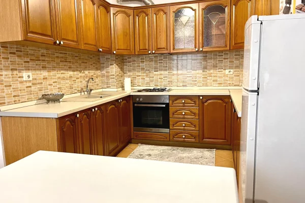 Shtepi me qera Apartament ne Tirane, 2+1, Mobilimi E mobiluar, Pagesa 55,000  Leke.