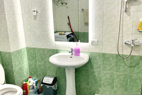 Shtepi me qera Apartament ne Tirane, 2+1, Mobilimi E mobiluar, Pagesa 55,000  Leke.