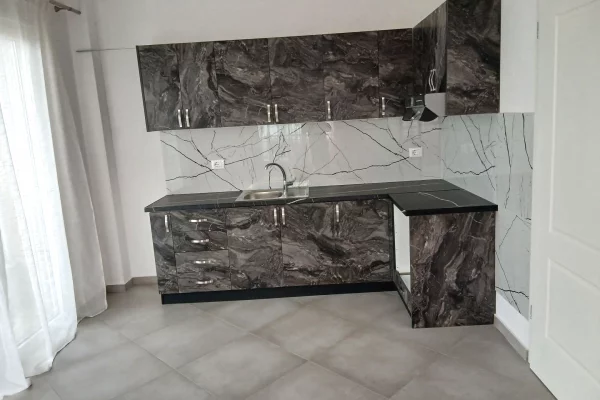 Shtepi me qera 1+1 ne Tirane - 35,000 Leke