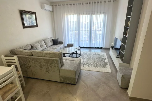Shtepi me qera 1+1 ne Tirane - 550 Euro