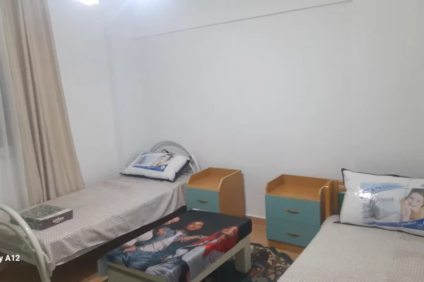 Shtepi me qera Apartament ne Tirane, 2+1, Mobilimi E mobiluar, Pagesa 50,000  Leke.