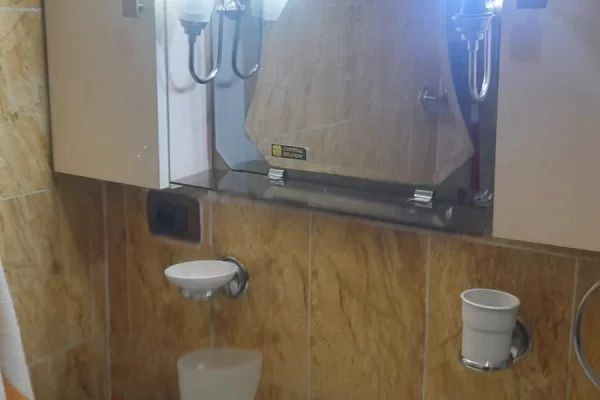 Shtepi me qera Apartament ne Tirane, 2+1, Mobilimi E mobiluar, Pagesa 50,000  Leke.