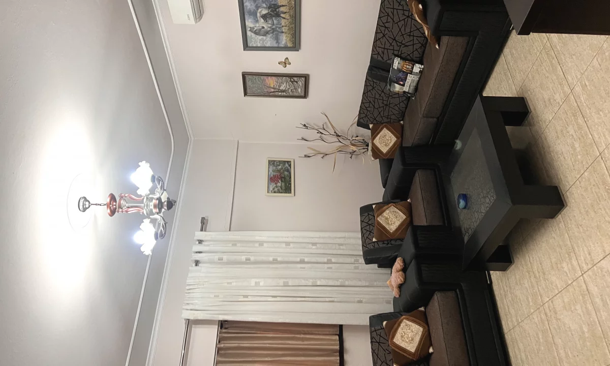 Shtepi me qera Shtepi Private ne Tirane, 2+1, Mobilimi E mobiluar, Pagesa 55,000  Leke.