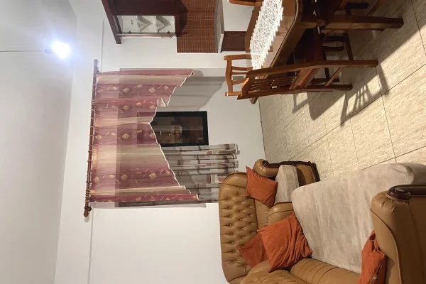 Shtepi me qera Shtepi Private ne Tirane, 2+1, Mobilimi E mobiluar, Pagesa 55,000  Leke.