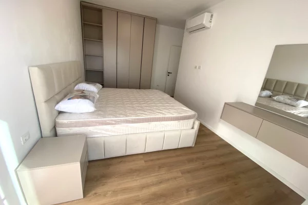 Shtepi me qera Apartament ne Tirane, 2+1, Mobilimi E mobiluar, Pagesa 1,300  Euro.