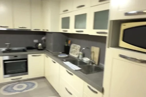 Shtepi me qera Apartament ne Tirane, 1+1, Mobilimi E mobiluar, Pagesa 600  Euro.