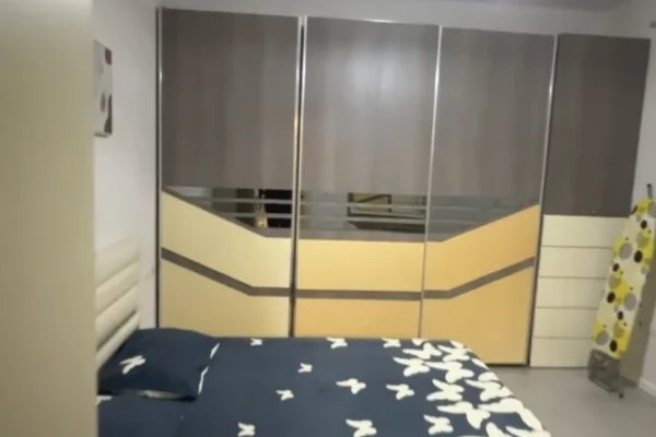 Shtepi me qera Apartament ne Tirane, 1+1, Mobilimi E mobiluar, Pagesa 600  Euro.