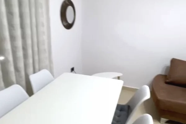 Shtepi me qera Apartament ne Tirane, 2+1, Mobilimi E mobiluar, Pagesa 55,000  Leke.