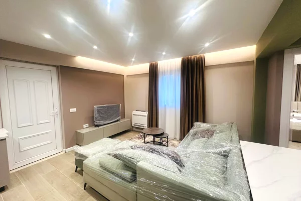 Shtepi me qera 1+1 ne Tirane - 43,000 Leke