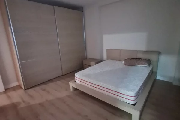 Shtepi me qera Apartament ne Tirane, 2+1, Mobilimi E mobiluar, Pagesa 70,000  Leke.