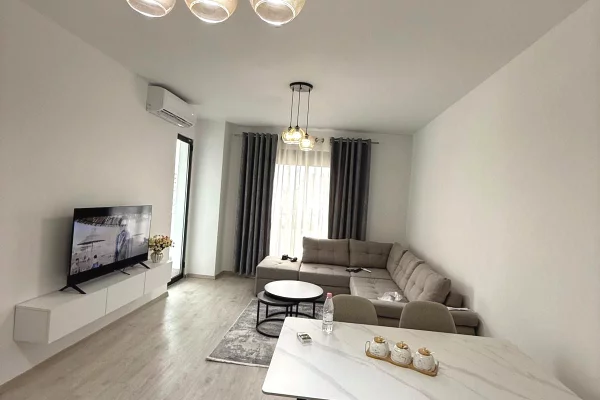 Shtepi me qera Apartament ne Tirane, 1+1, Mobilimi E mobiluar, Pagesa 45,000  Leke.