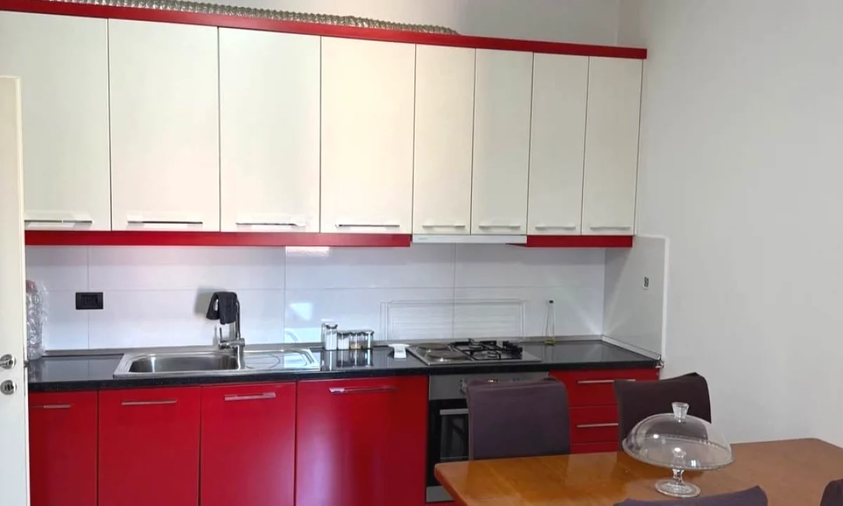 Shtepi me qera Apartament ne Tirane, 1+1, Mobilimi E mobiluar, Pagesa 40,000  Leke.