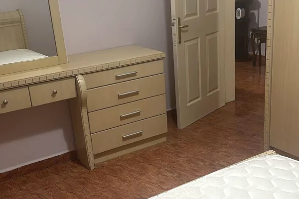 Shtepi me qera Apartament ne Tirane, 2+1, Mobilimi E mobiluar, Pagesa 50,000  Leke.