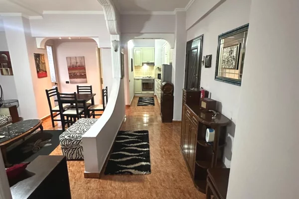 Shtepi me qera Apartament ne Tirane, 2+1, Mobilimi E mobiluar, Pagesa 50,000  Leke.