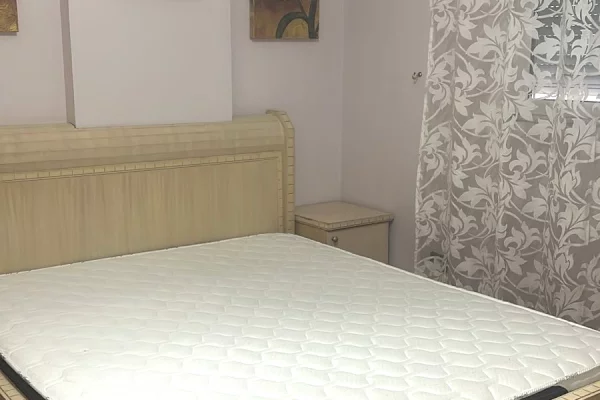 Shtepi me qera Apartament ne Tirane, 2+1, Mobilimi E mobiluar, Pagesa 50,000  Leke.
