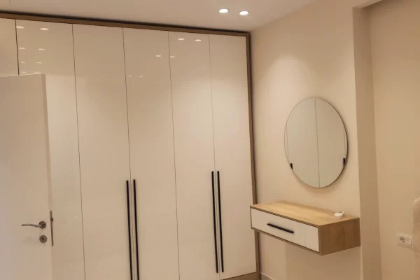 Shtepi me qera Apartament ne Tirane, 1+1, Mobilimi E mobiluar, Pagesa 600  Euro.