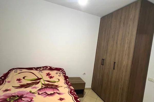 Shtepi me qera Apartament ne Tirane, 2+1, Mobilimi E mobiluar, Pagesa 45,000  Leke.