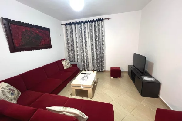 Shtepi me qera 2+1 ne Tirane - 45,000 Leke