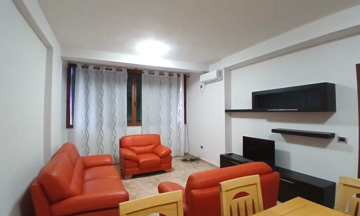Shtepi me qera Apartament ne Tirane, 2+1, Mobilimi E mobiluar, Pagesa 50,000  Leke.