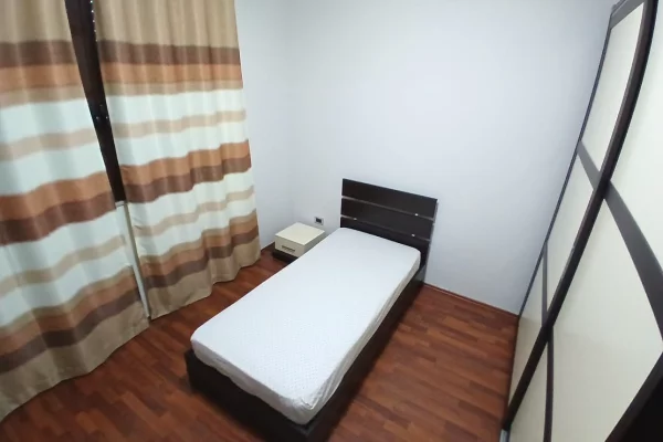 Shtepi me qera Apartament ne Tirane, 2+1, Mobilimi E mobiluar, Pagesa 50,000  Leke.