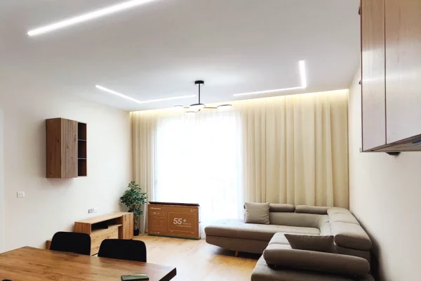 Jepet me qira 1+1 STACIONI I TRENIT 700 mije leke