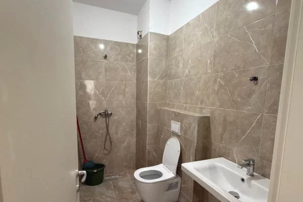 Shtepi me qera Apartament ne Tirane, 2+1, Mobilimi E mobiluar, Pagesa 60,000  Leke.