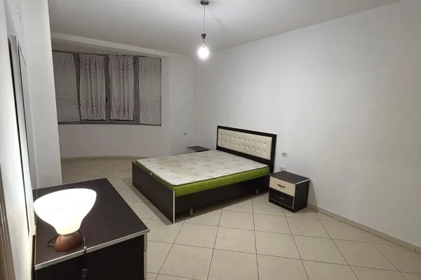 Shtepi me qera Apartament ne Tirane, 2+1, Mobilimi E mobiluar, Pagesa 50,000  Leke.