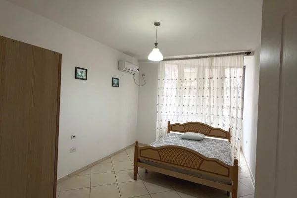 Shtepi me qera Apartament ne Tirane, 2+1, Mobilimi E mobiluar, Pagesa 50,000  Leke.