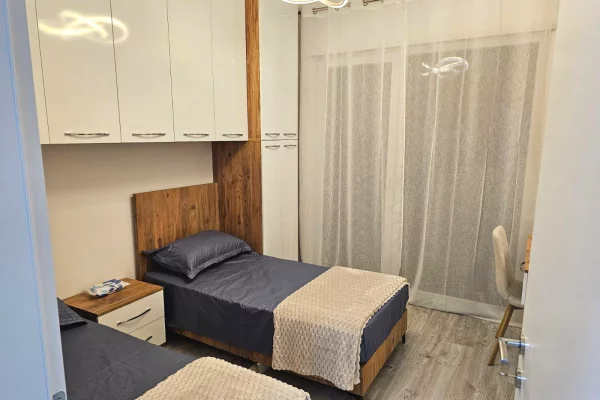 Appartamento in affitto a Tirana 2+1, Arredato