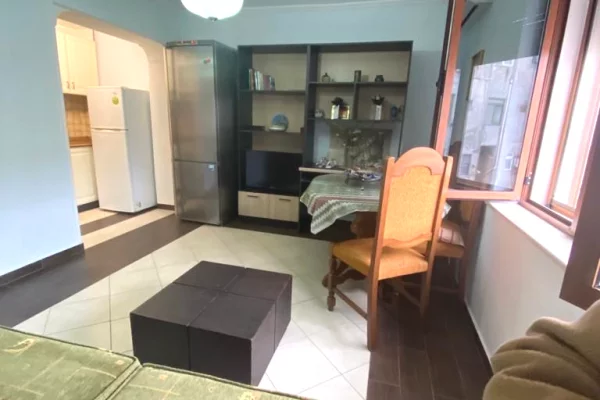 Appartamento in affitto a Tirana 1+1, Arredato