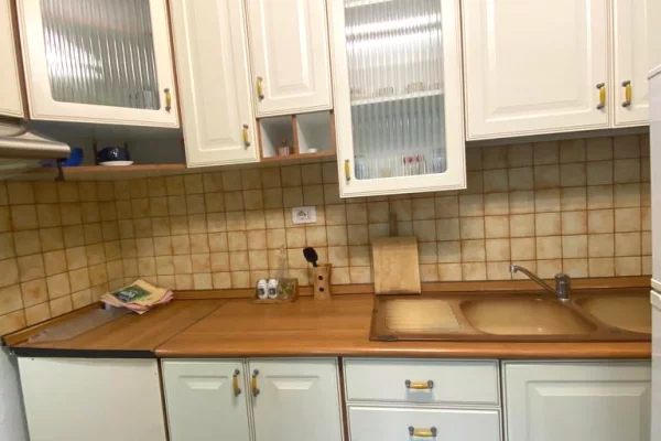 Appartamento in affitto a Tirana 1+1, Arredato