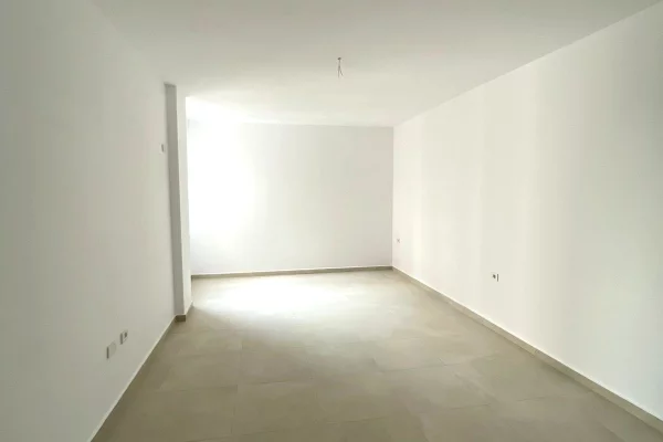 Apartment for sale in Tirana 2+1, Emty