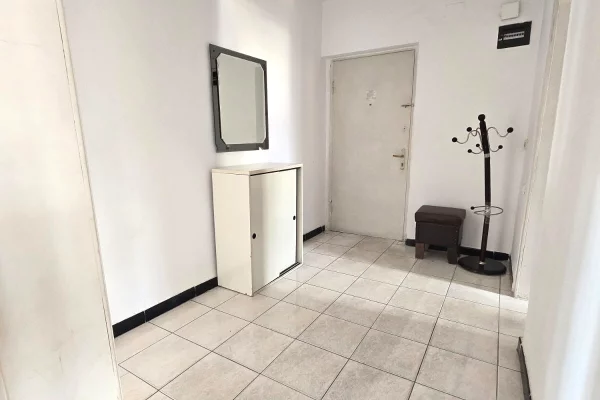 Apartment for sale in Tirana 1+1, Emty