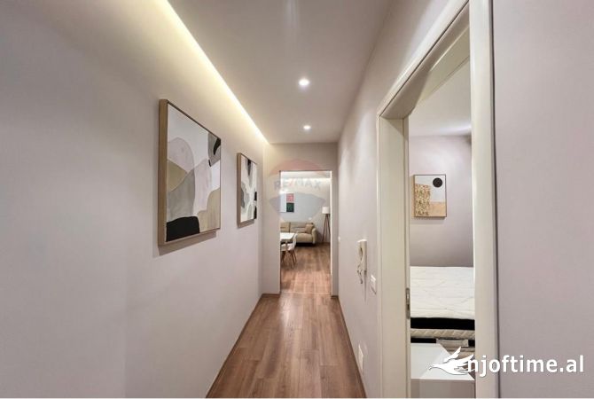 Shtepi ne shitje Apartament ne Tirane, 1+1, Mobilimi E mobiluar, Pagesa 180,000  Euro.