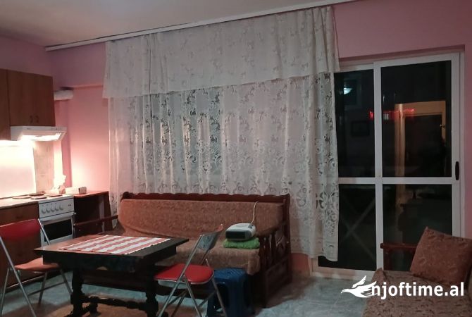 Shtepi me qera 1+1 ne Durres - 25,000 Leke