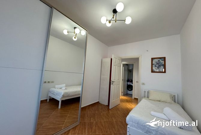 Shtepi me qera Apartament ne Tirane, 2+1, Mobilimi E mobiluar, Pagesa 550  Euro.