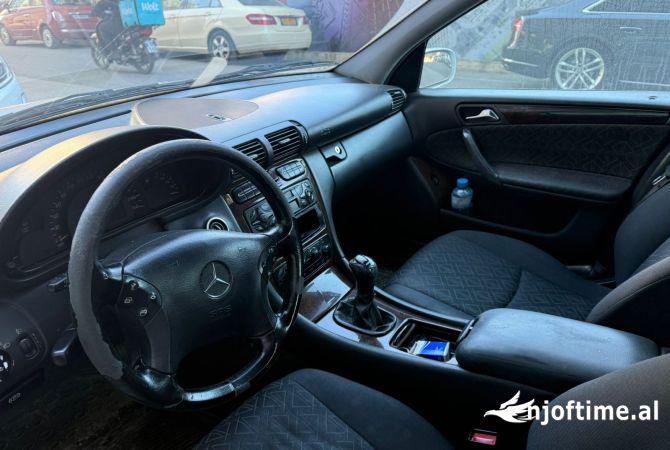 Makina ne shitje  ne Tirane - 2,000 Euro