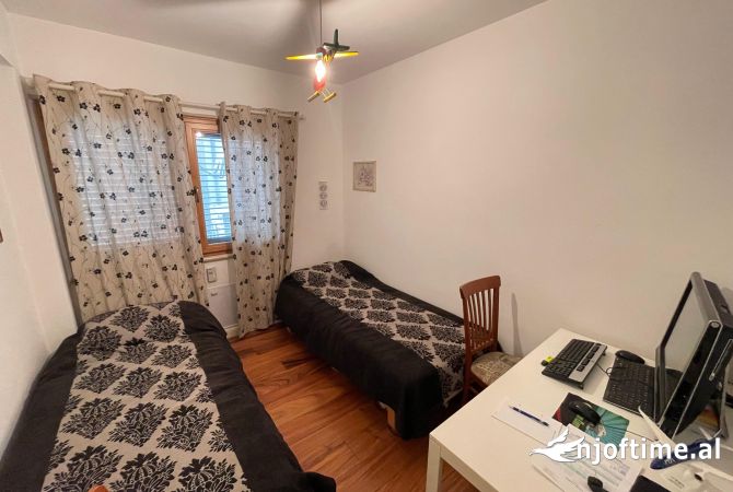 Shtepi me qera Apartament ne Tirane, 2+1, Mobilimi E mobiluar, Pagesa 900  Euro.