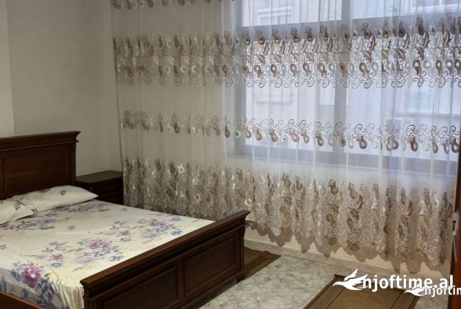 Shtepi me qera 2+1 ne Tirane - 50,000 Leke