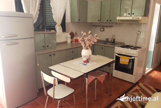 Shtepi me qera 2+1 ne Tirane - 700 Euro