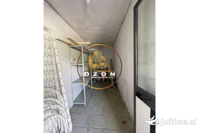 Shtepi me qera Apartament ne Tirane, 2+1, Mobilimi E mobiluar, Pagesa 1,000  Euro.