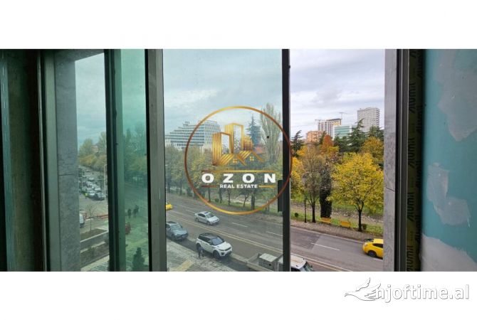 Ambiente Biznesi per Qira tek Downtown One!