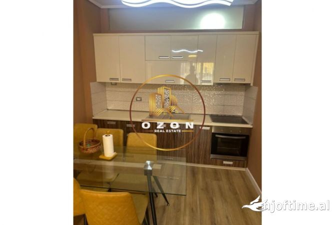Shtepi me qera 2+1 ne Tirane - 70,000 Leke