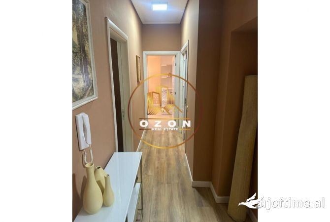 Shtepi me qera Apartament ne Tirane, 2+1, Mobilimi E mobiluar, Pagesa 70,000  Leke.