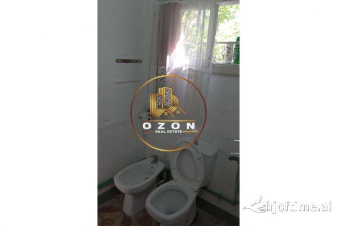 Shtepi ne shitje Shtepi Private ne Durres, 1+1, Mobilimi E mobiluar, Pagesa 12,500,000  Leke.