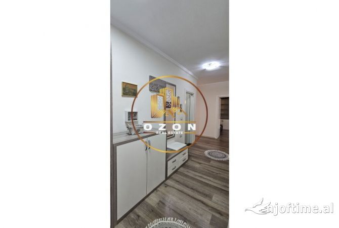 Shtepi me qera Apartament ne Tirane, 3+1, Mobilimi E mobiluar, Pagesa 1,200  Euro.